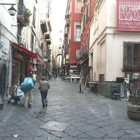 Domus San Biagio 14 2* ナポリ